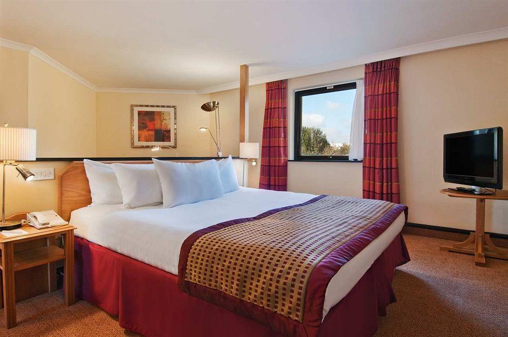Holiday Inn Express Portsmouth - North By Ihg Phòng bức ảnh