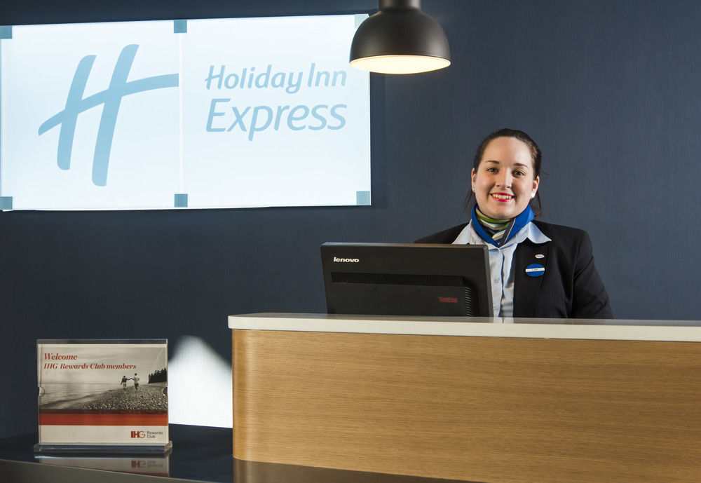 Holiday Inn Express Portsmouth - North By Ihg Ngoại thất bức ảnh